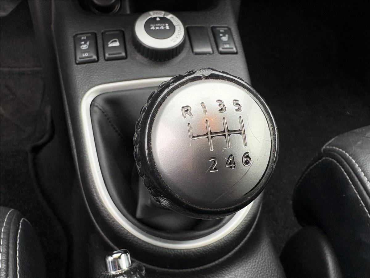 nissan-x-trail-2-0-dci-127kw-4x4-vybava-or-km - 9