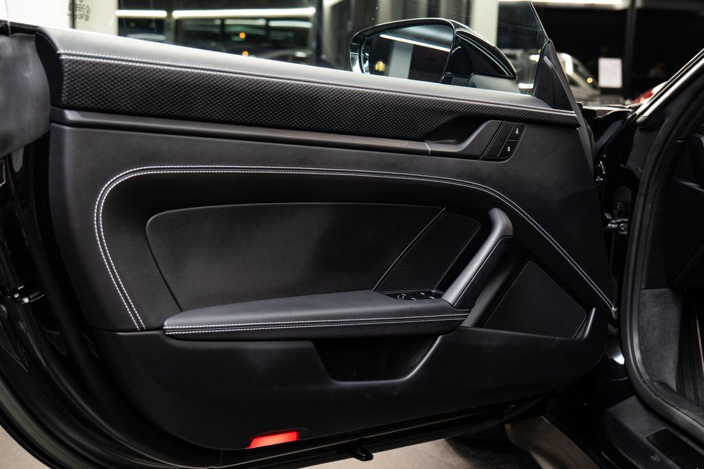 porsche-911-gt3-touring-lift-pccb-led - 4