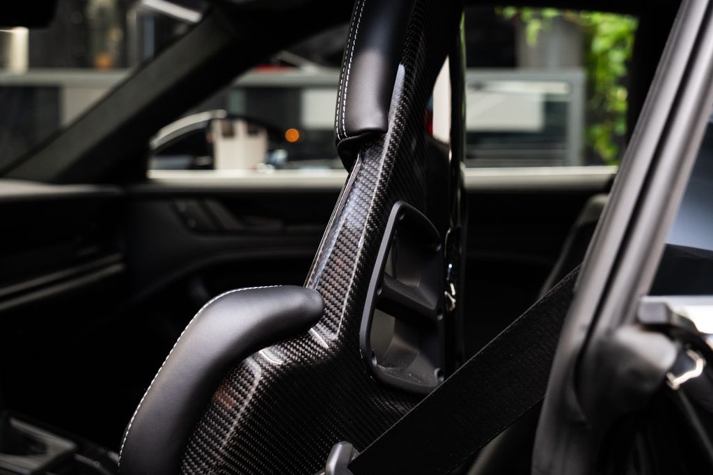 porsche-911-gt3-touring-lift-pccb-led - 8