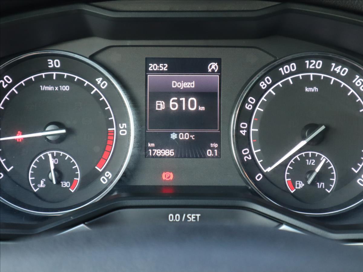 skoda-superb-2-0-tdi-kessy-frontassist-parkassist - 9