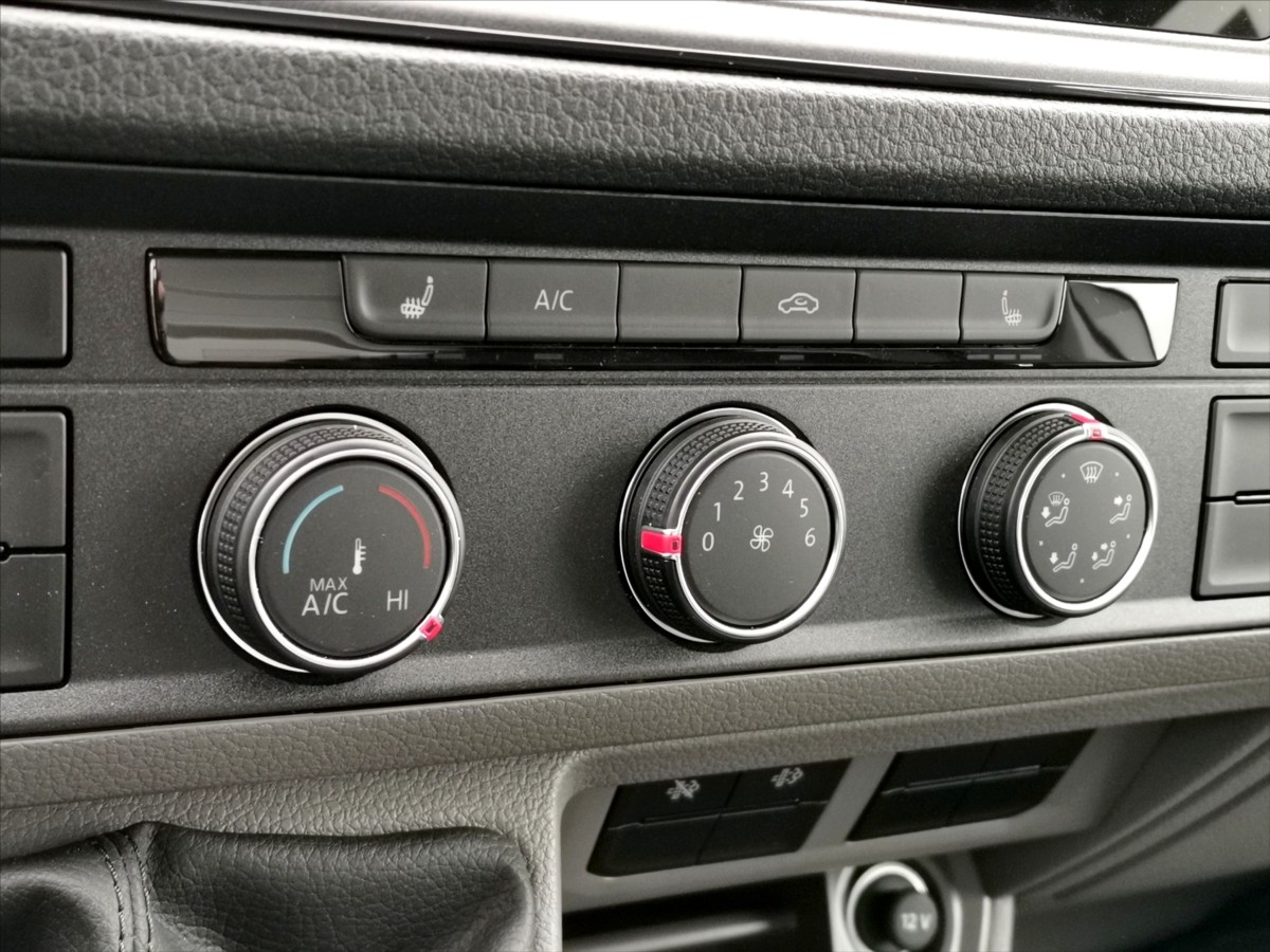 volkswagen-crafter-2-0tdi-skrin-10pal-celo-zaruka - 9