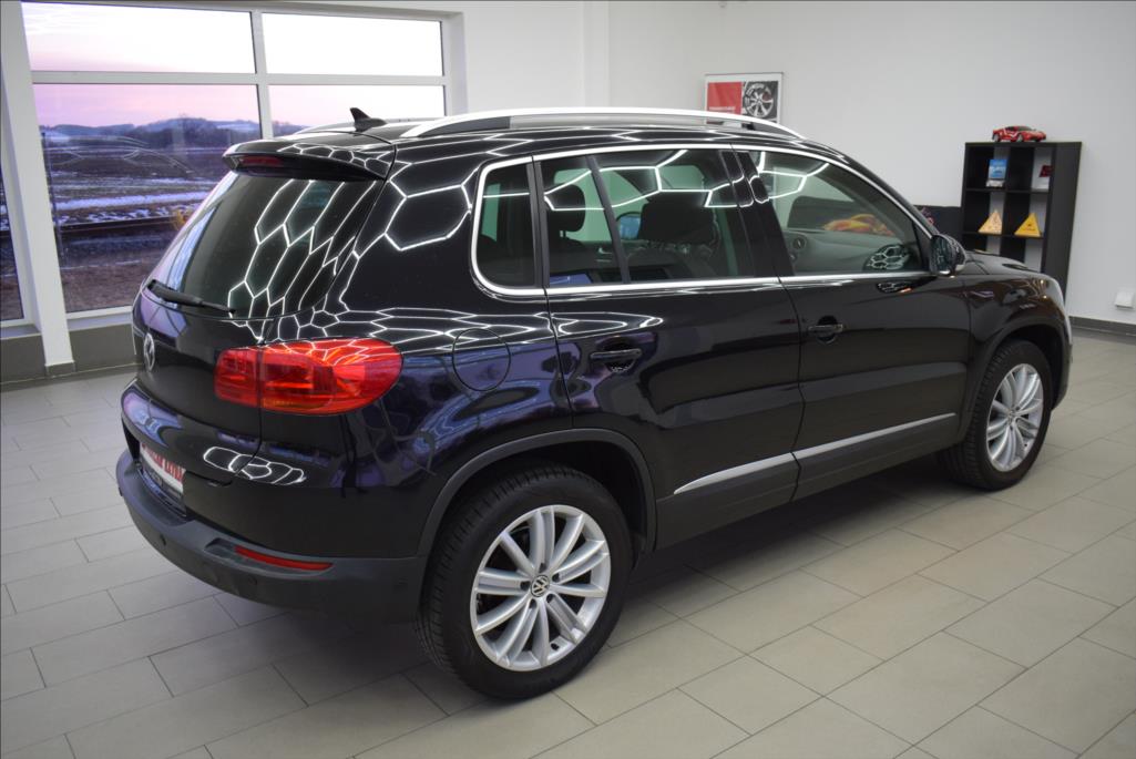 volkswagen-tiguan-2-0-tdi-sport-style-dsg-xen - 5