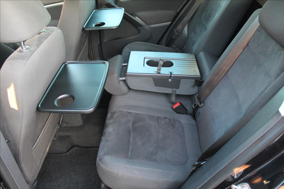 volkswagen-tiguan-1-4-tsi-90kw-sport-style - 9