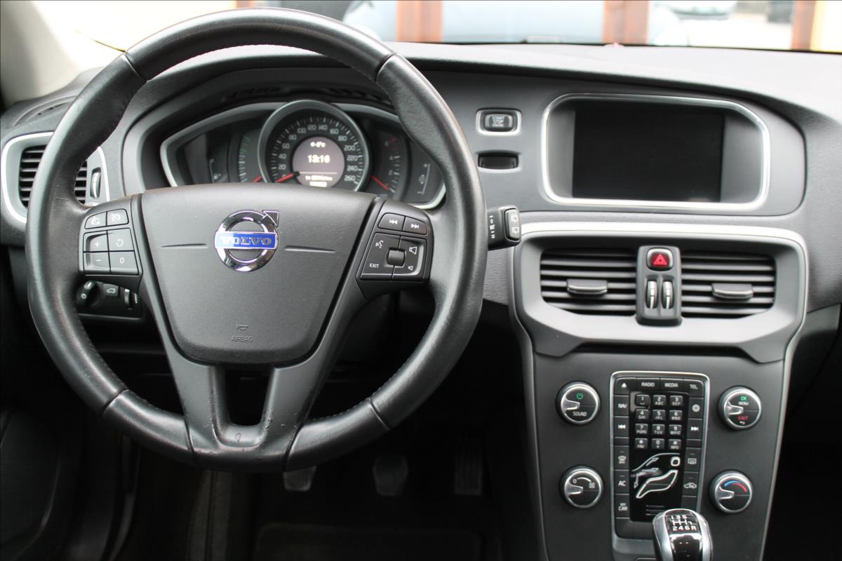volvo-v40-2-0-d2-88kw-navi - 9