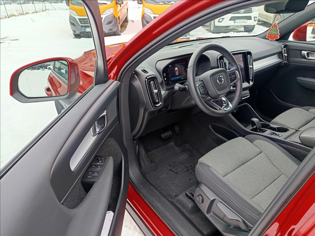 volvo-xc40-mhev-b3-core-7at - 6