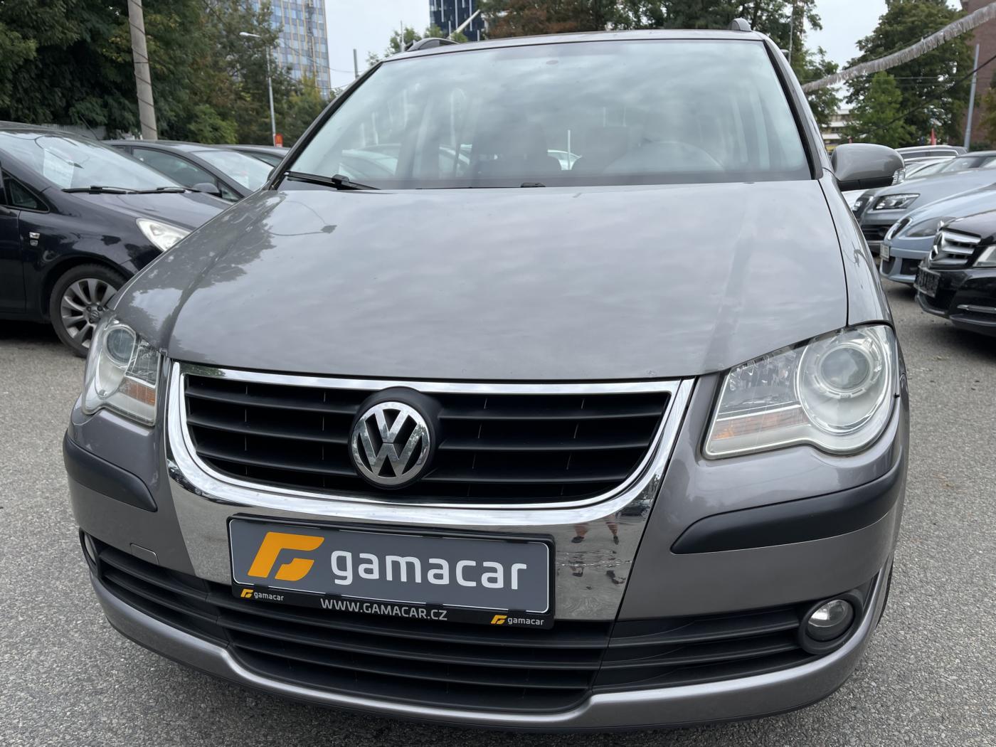 volkswagen-touran-2-0-i-bez-koroze-cng - 1