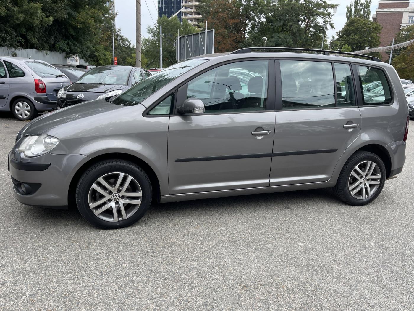 volkswagen-touran-2-0-i-bez-koroze-cng - 5