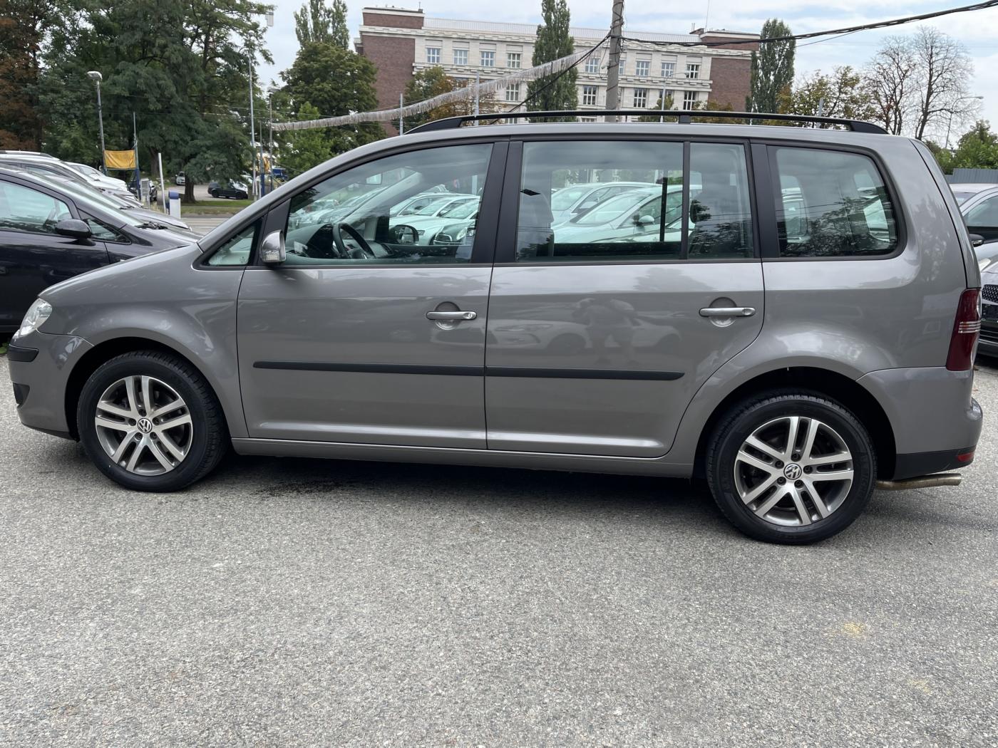 volkswagen-touran-2-0-i-bez-koroze-cng - 7