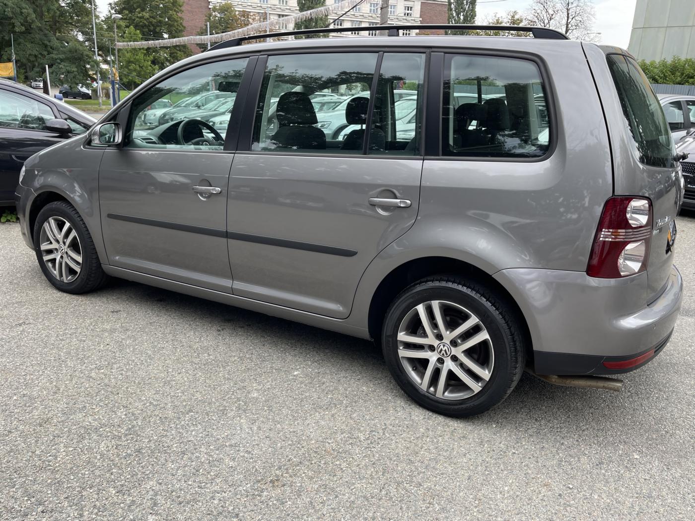 volkswagen-touran-2-0-i-bez-koroze-cng - 8