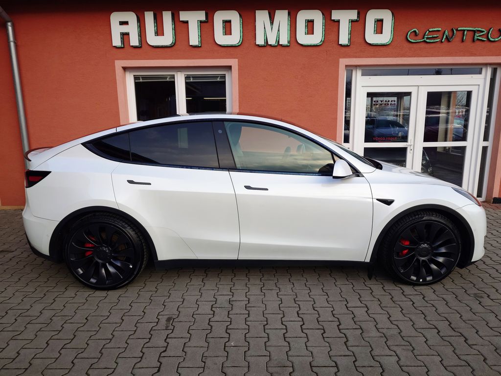tesla-model-y-performance-berlin-eap-393 - 4