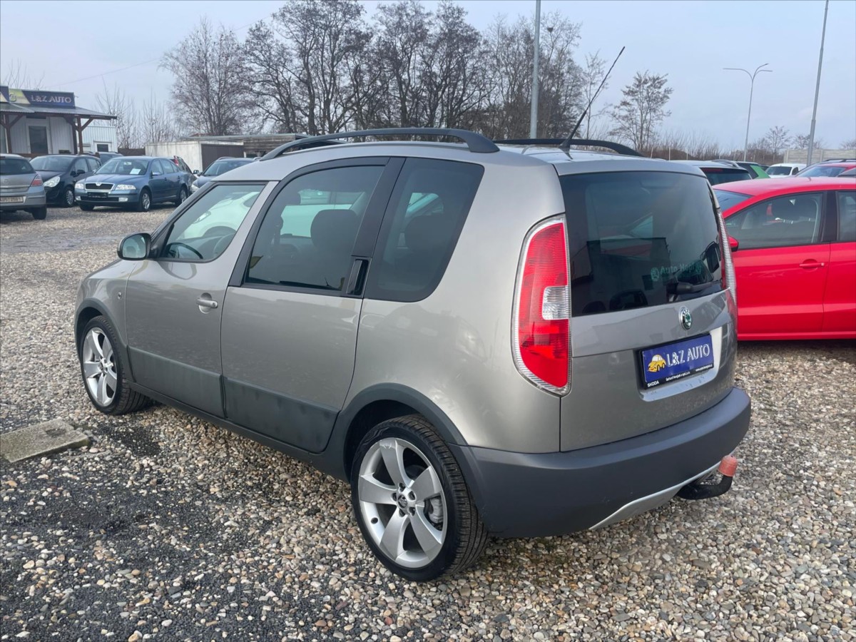 skoda-roomster-1-6-tdi-scout - 3