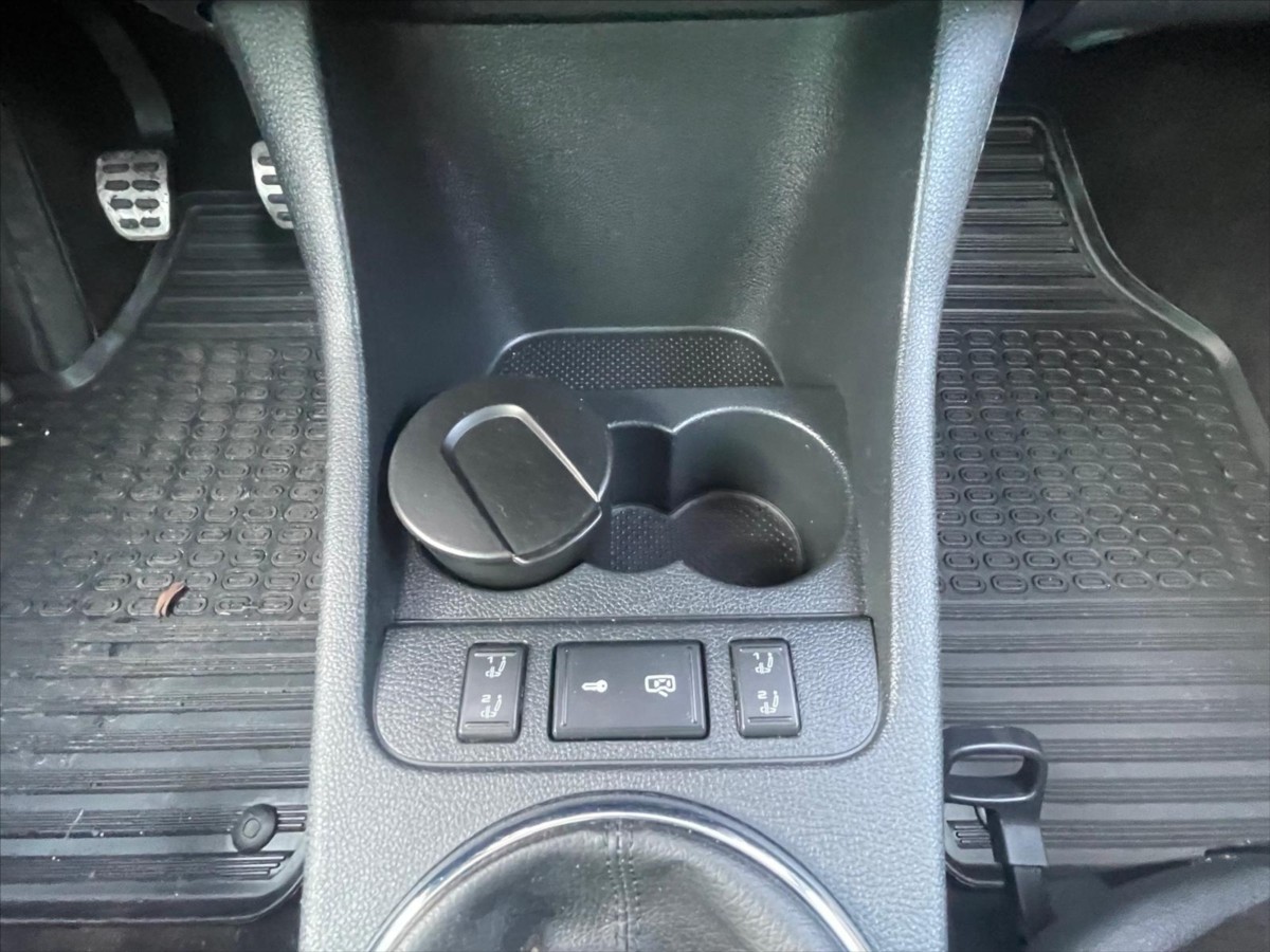 skoda-roomster-1-6-tdi-scout - 8