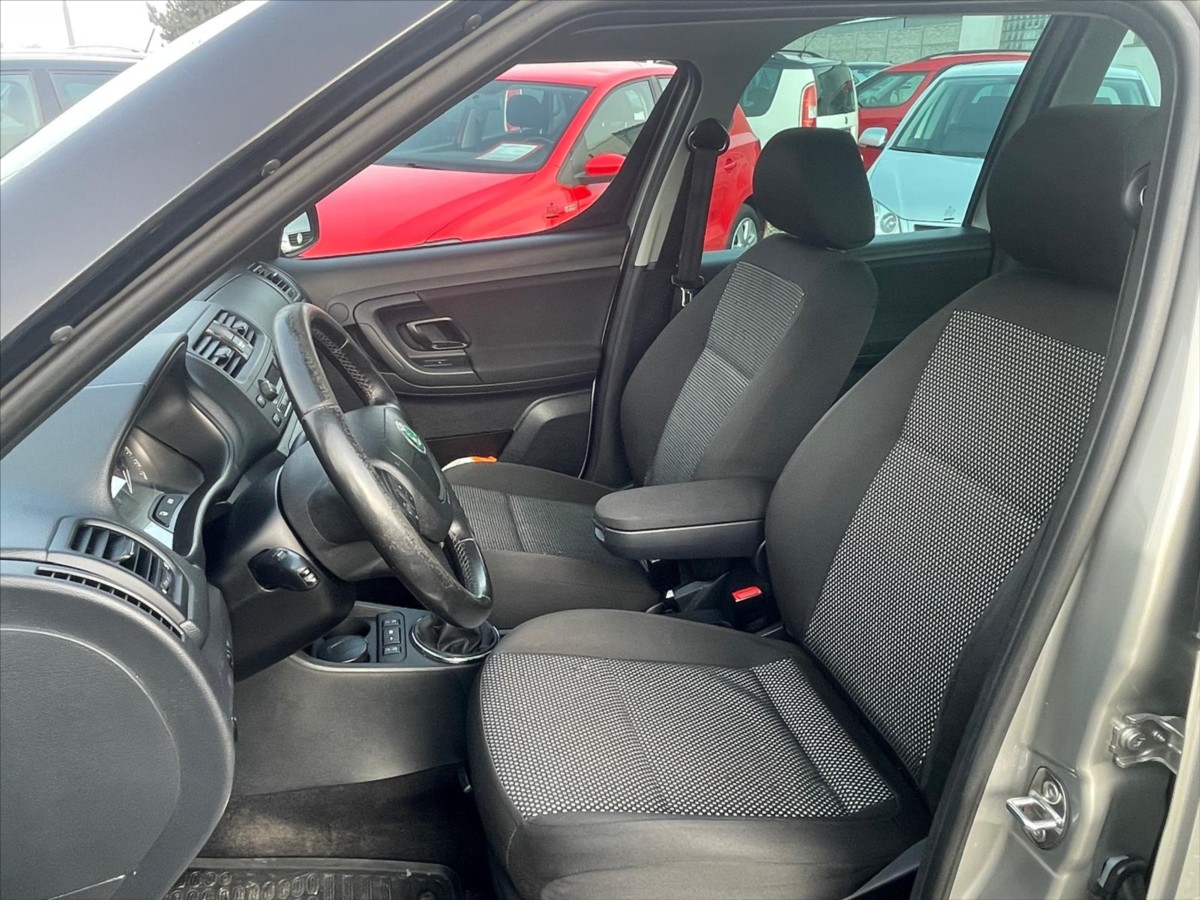 skoda-roomster-1-6-tdi-scout - 9