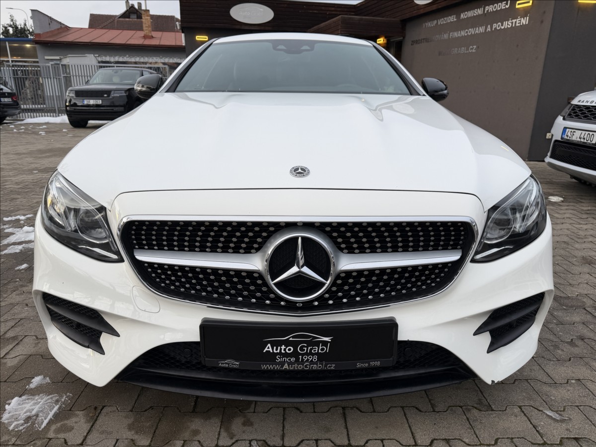 mercedes-benz-tridy-e-220d-4matic-amg - 1