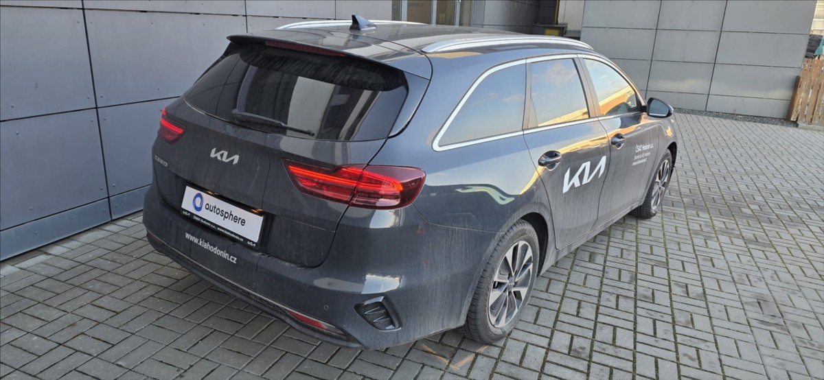 kia-ceed-1-5-sw-top - 1