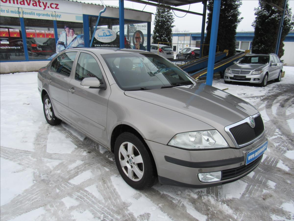 skoda-octavia-1-6-fsi-85kw-sedan - 2