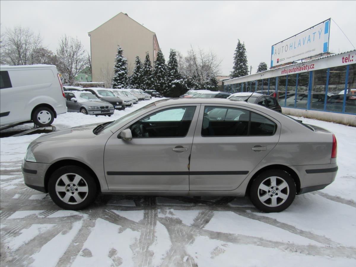 skoda-octavia-1-6-fsi-85kw-sedan - 6