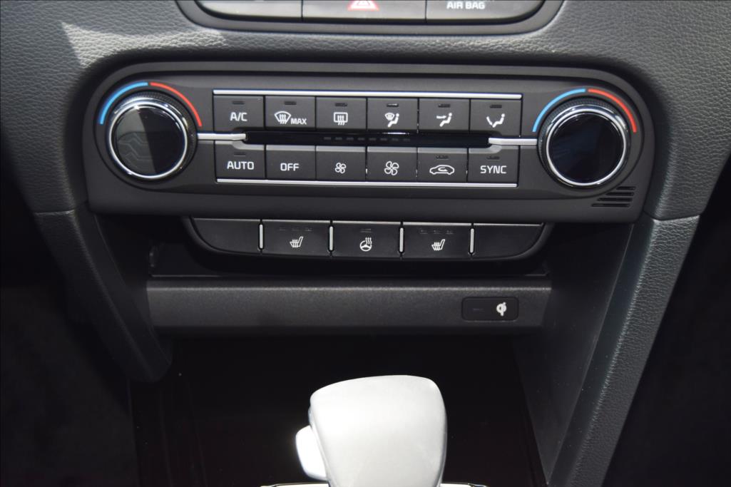 kia-xceed-1-6tgdi-7dct-steel-edition - 9