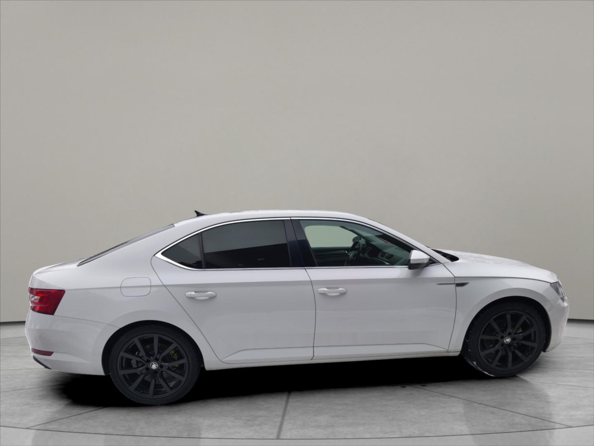 skoda-superb-2-0-tdi-110kw-sedan - 5