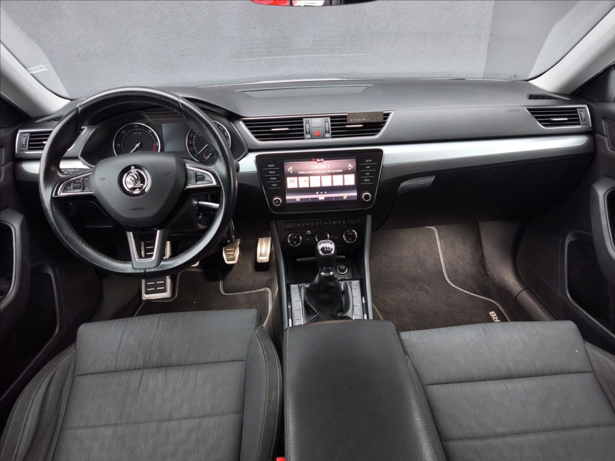 skoda-superb-2-0-tdi-110kw-sedan - 8