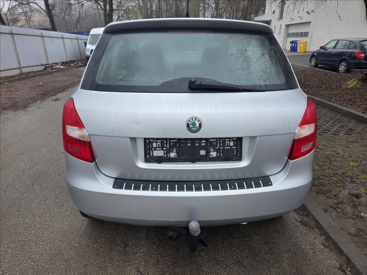 skoda-fabia-1-2-1-2i-44kw-klima-abs-tazne-1-2i-44kw-klima-abs-tazne - 4
