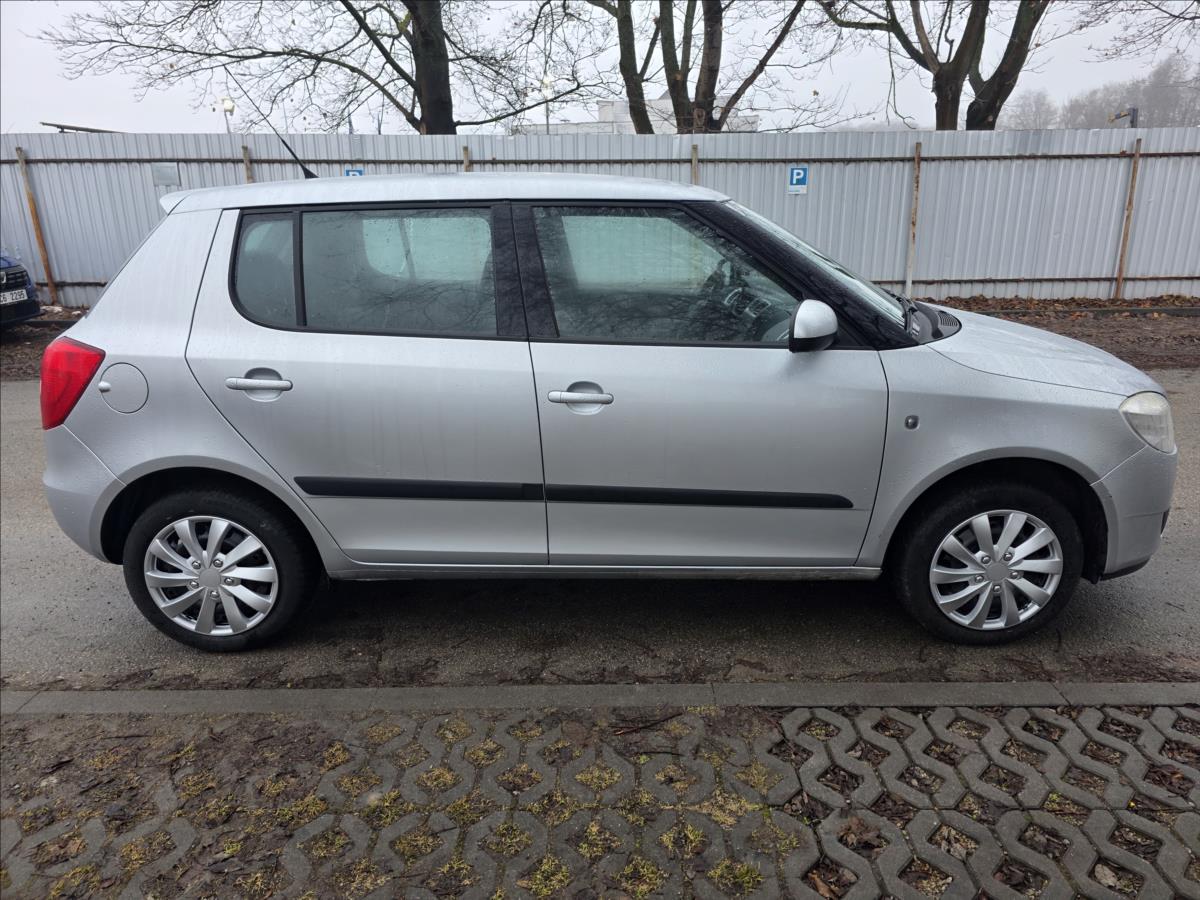 skoda-fabia-1-2-1-2i-44kw-klima-abs-tazne-1-2i-44kw-klima-abs-tazne - 6