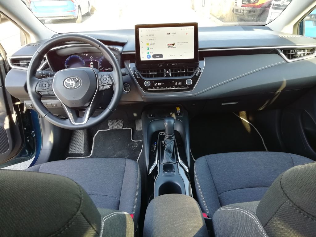 toyota-corolla-1-8-hev-e-cvt-style - 5