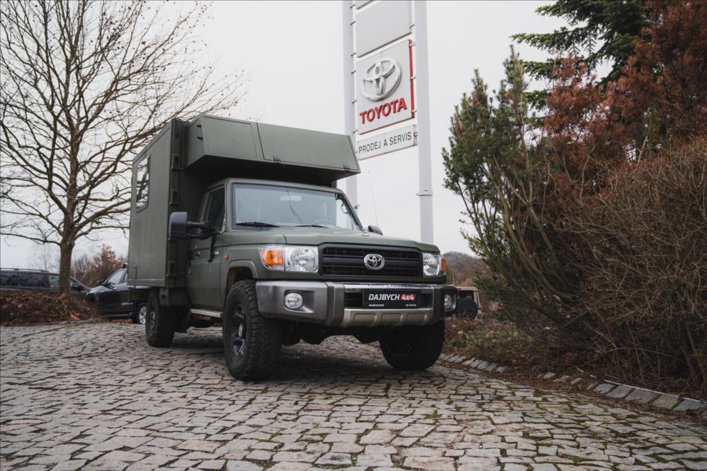 toyota-land-cruiser-4-0-nastavba-long-grj79-l - 2