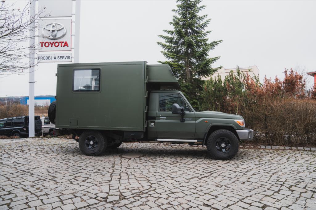 toyota-land-cruiser-4-0-nastavba-long-grj79-l - 3