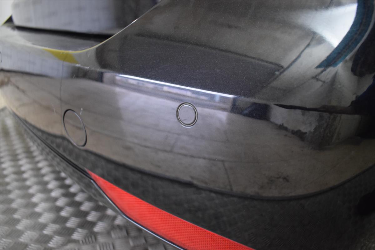 volkswagen-touran-1-6-tdi-dsg-pr-servis-top-stav - 8