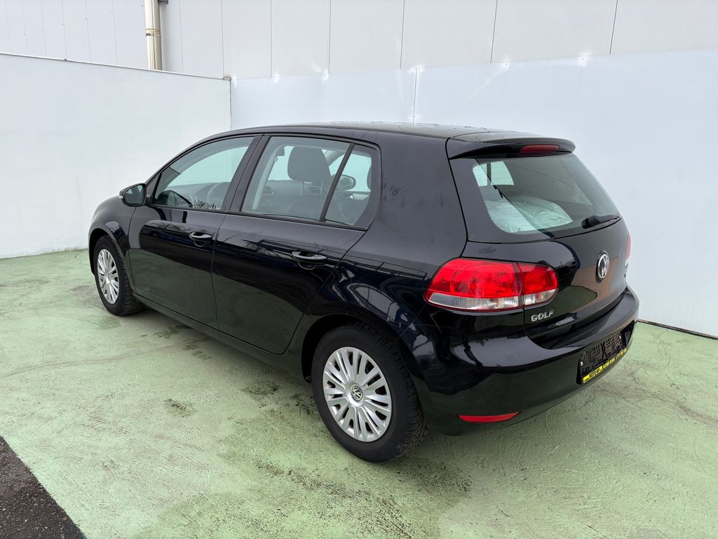 volkswagen-golf-1-6-75kw-aut-klima-vyhrevy - 3
