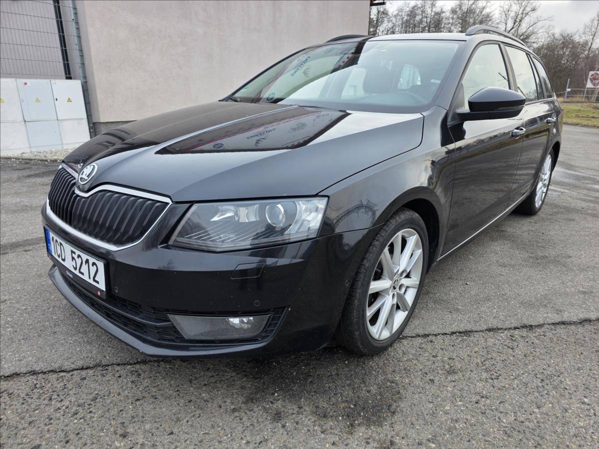Škoda Octavia 2,0 TDI ELEGANCE DSG POLOKŮŽE  2.0TDI ELEGANCE DSG POLOKŮŽE