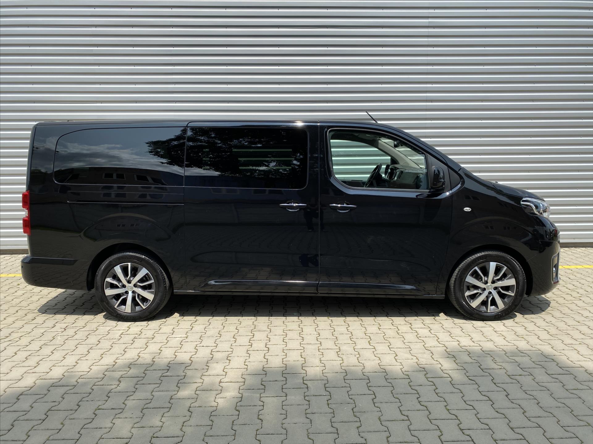 toyota-proace-2-0-long-130kw-automat - 3