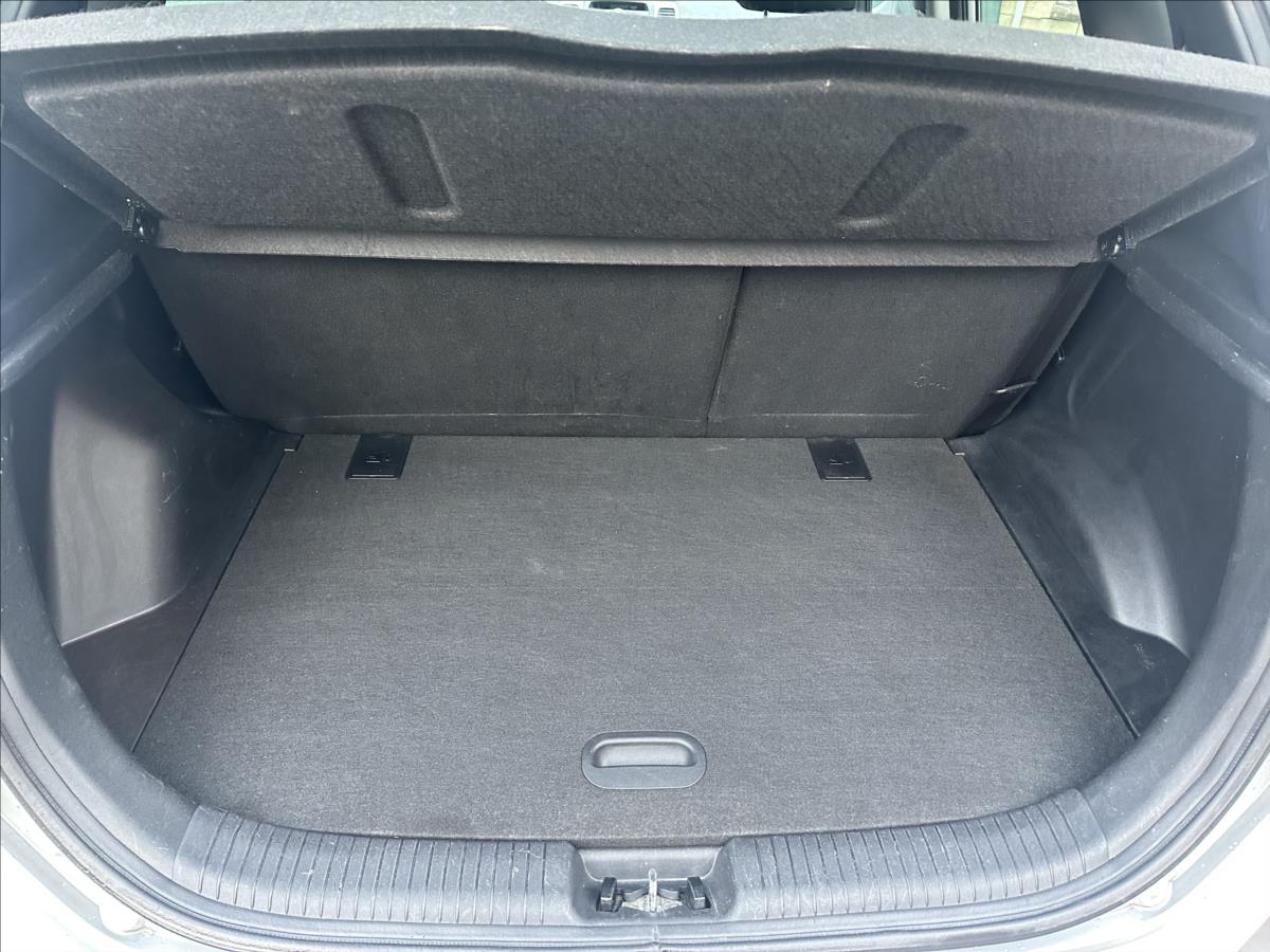 hyundai-ix20-1-6-automat-1-majitel - 4