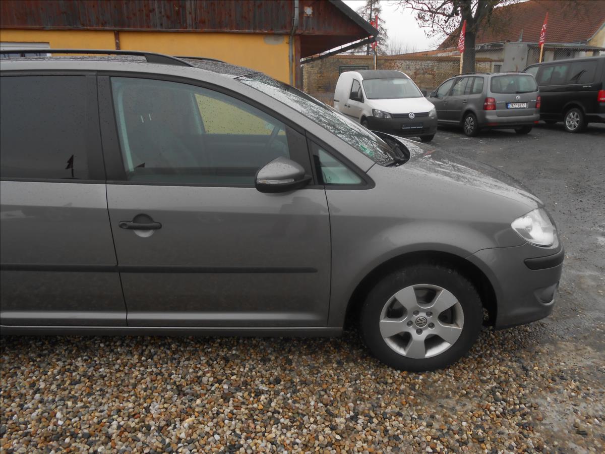 volkswagen-touran-1-9-tdi-66kw - 3