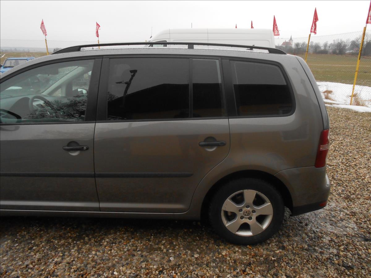 volkswagen-touran-1-9-tdi-66kw - 8