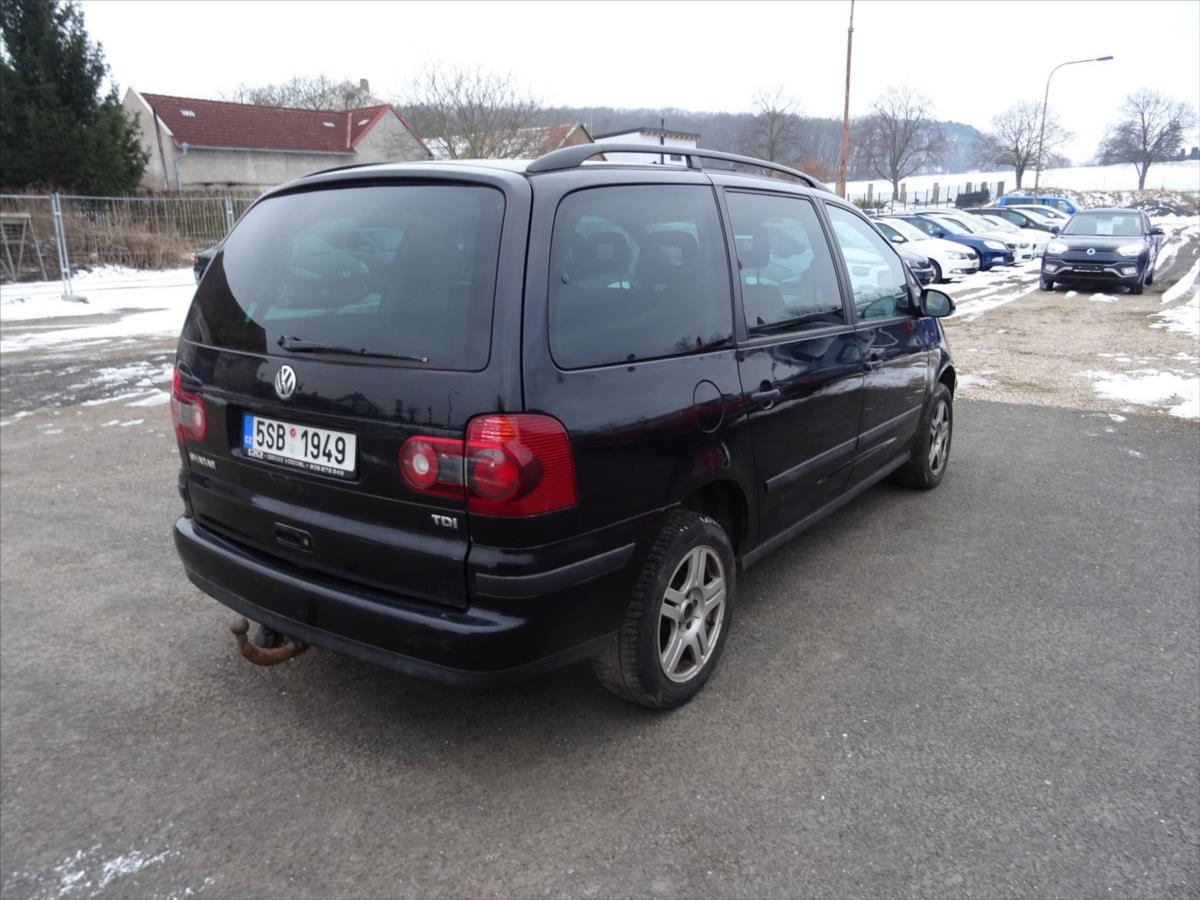 volkswagen-sharan-1-9-tdi-85-kw - 4