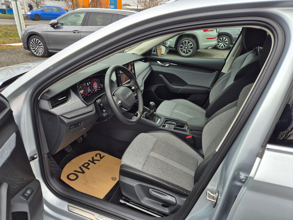 skoda-octavia-combi-2-0-tdi-top-selection-w - 8