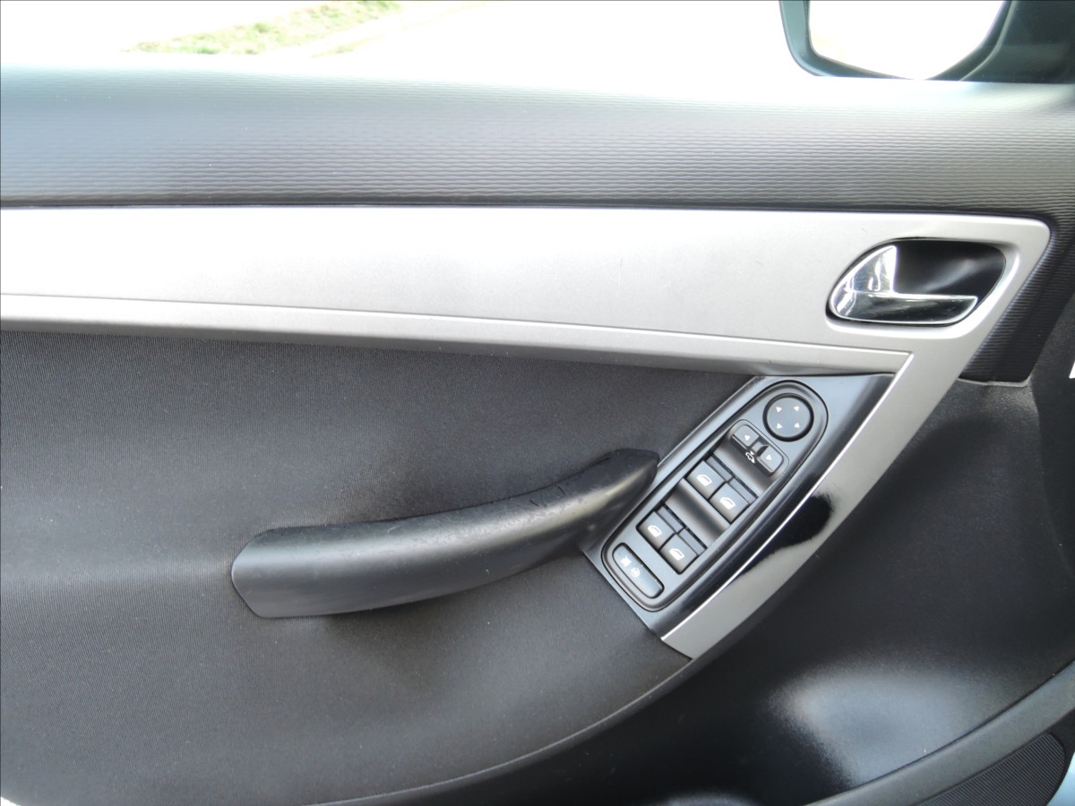 citroen-c4-picasso-1-6-vti-16v-servis-tazne - 9