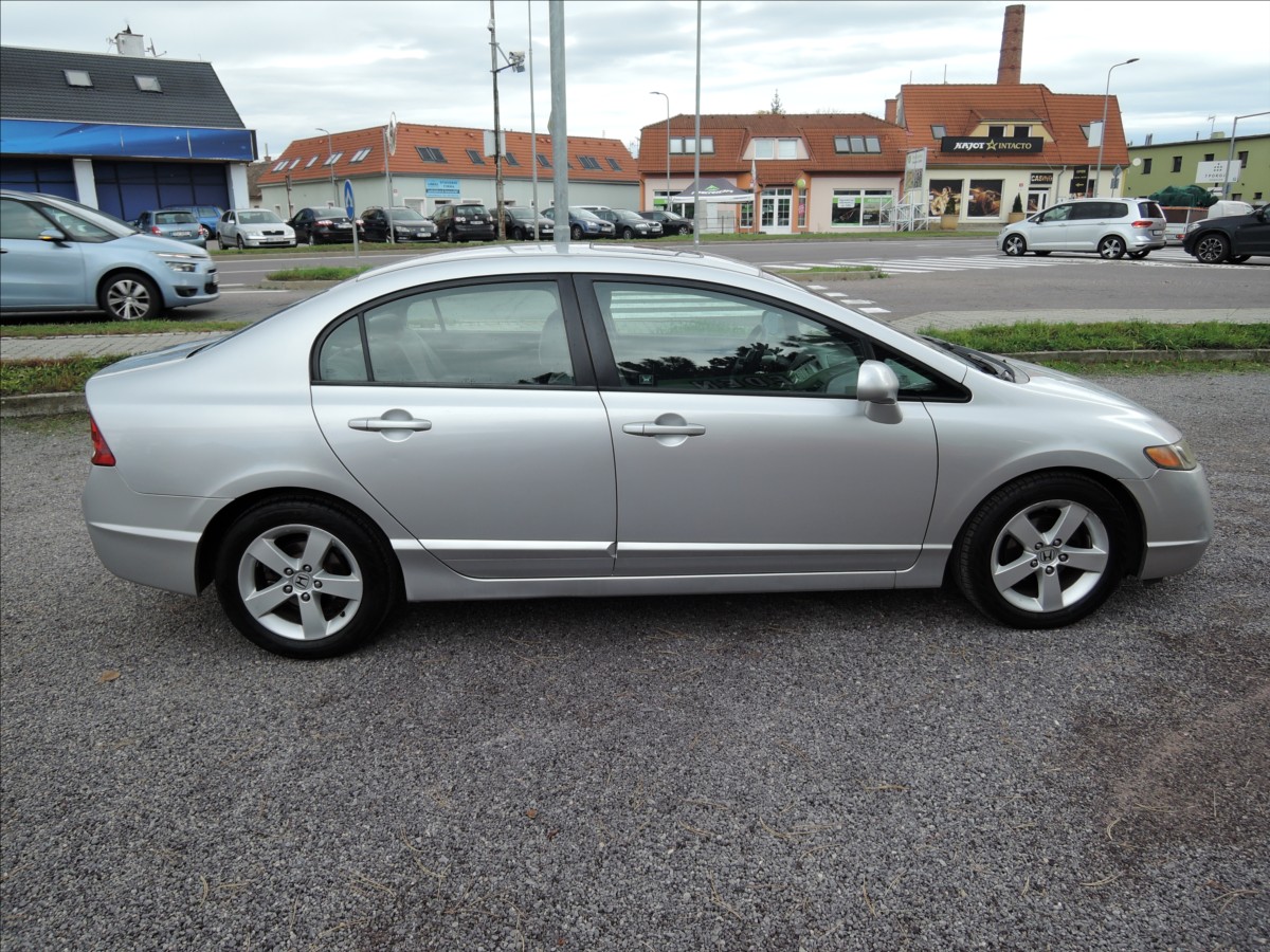 honda-civic-1-8-i-vtec-aut-sibr - 4