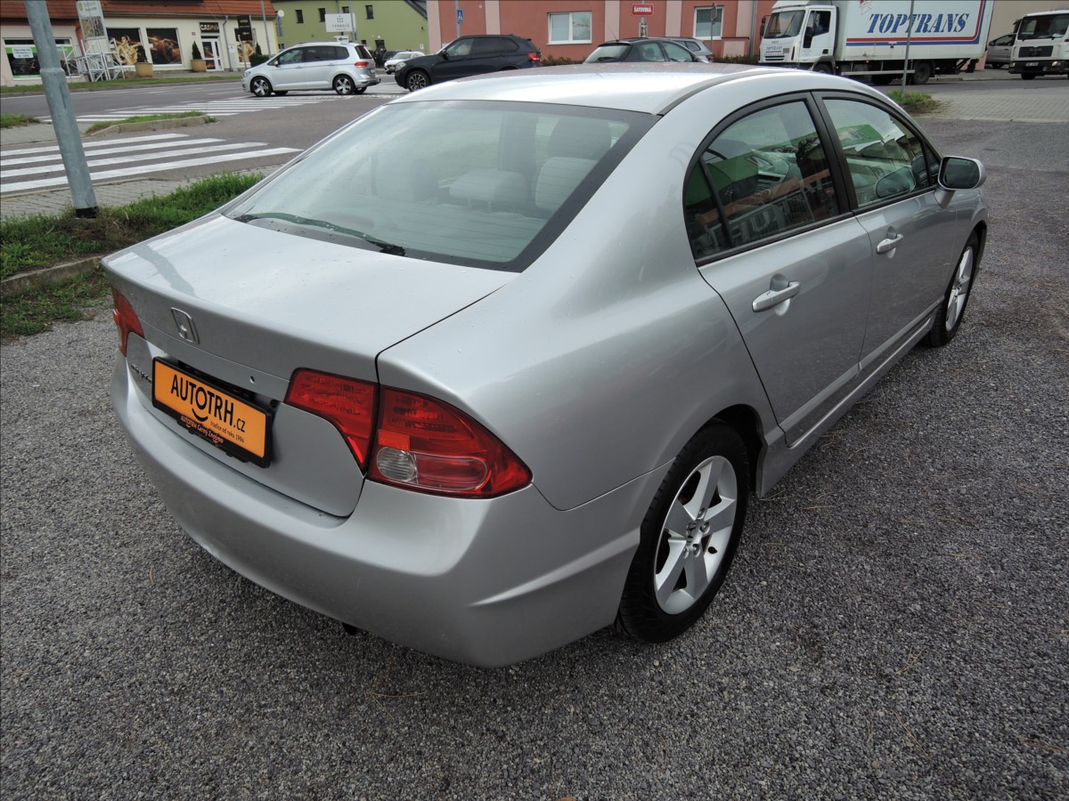 honda-civic-1-8-i-vtec-aut-sibr - 5