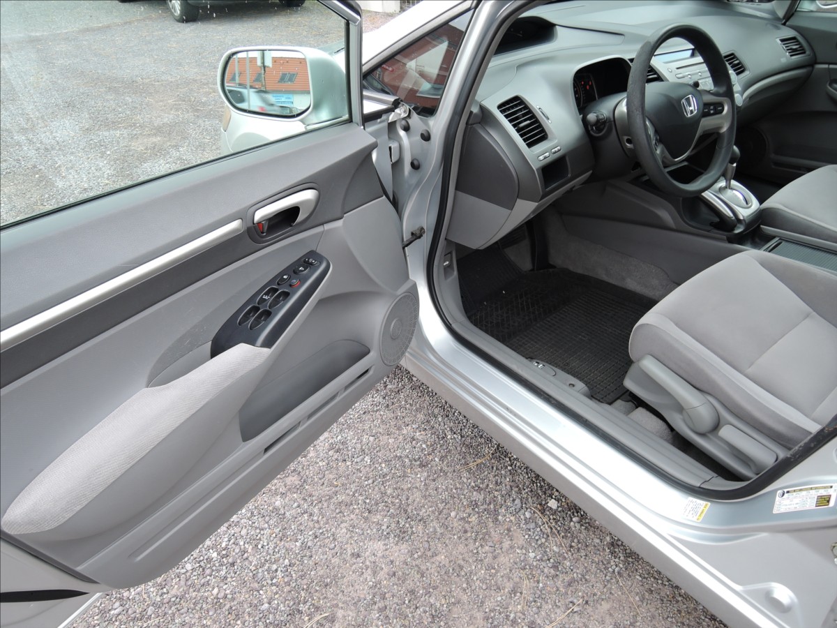 honda-civic-1-8-i-vtec-aut-sibr - 7