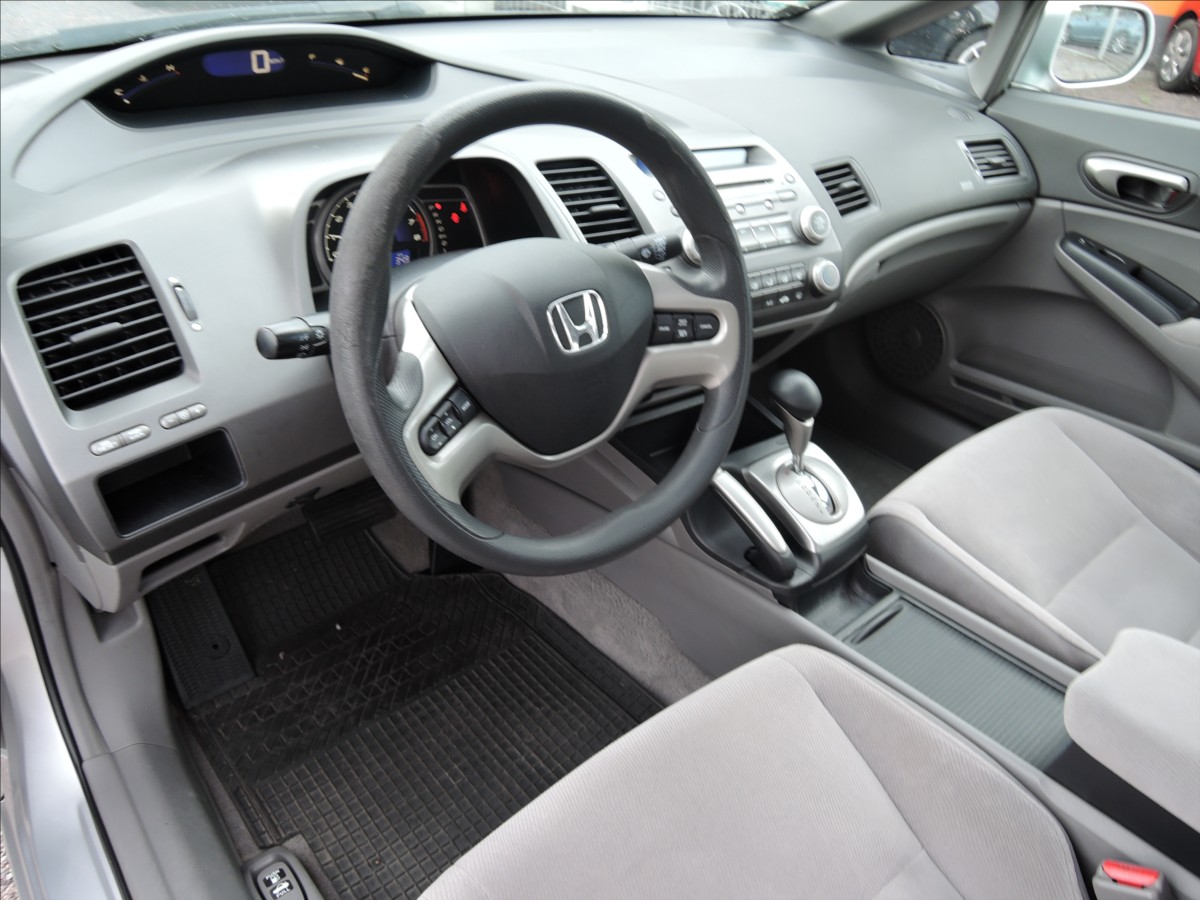 honda-civic-1-8-i-vtec-aut-sibr - 8