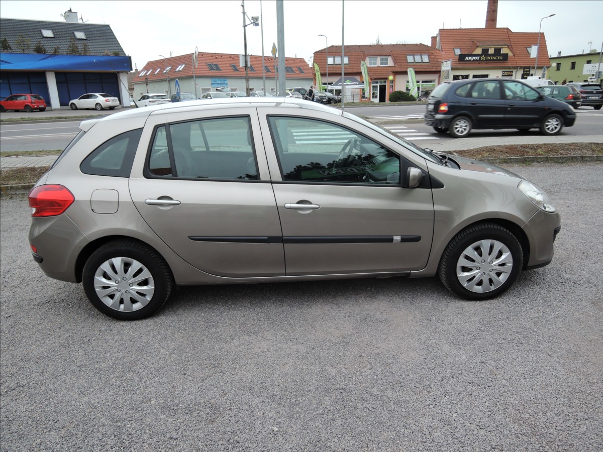 renault-clio-1-2-grandtour-tce-servis - 3