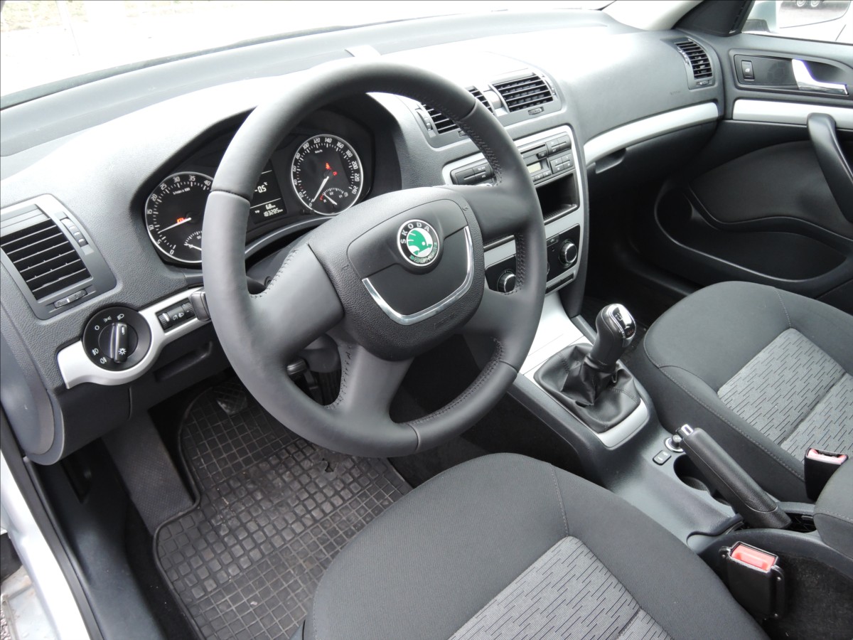 skoda-octavia-1-6-tdi-4x4-elegance - 8