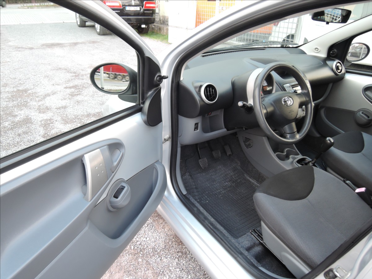 toyota-aygo-1-0-vvt-i-cool-servis - 6