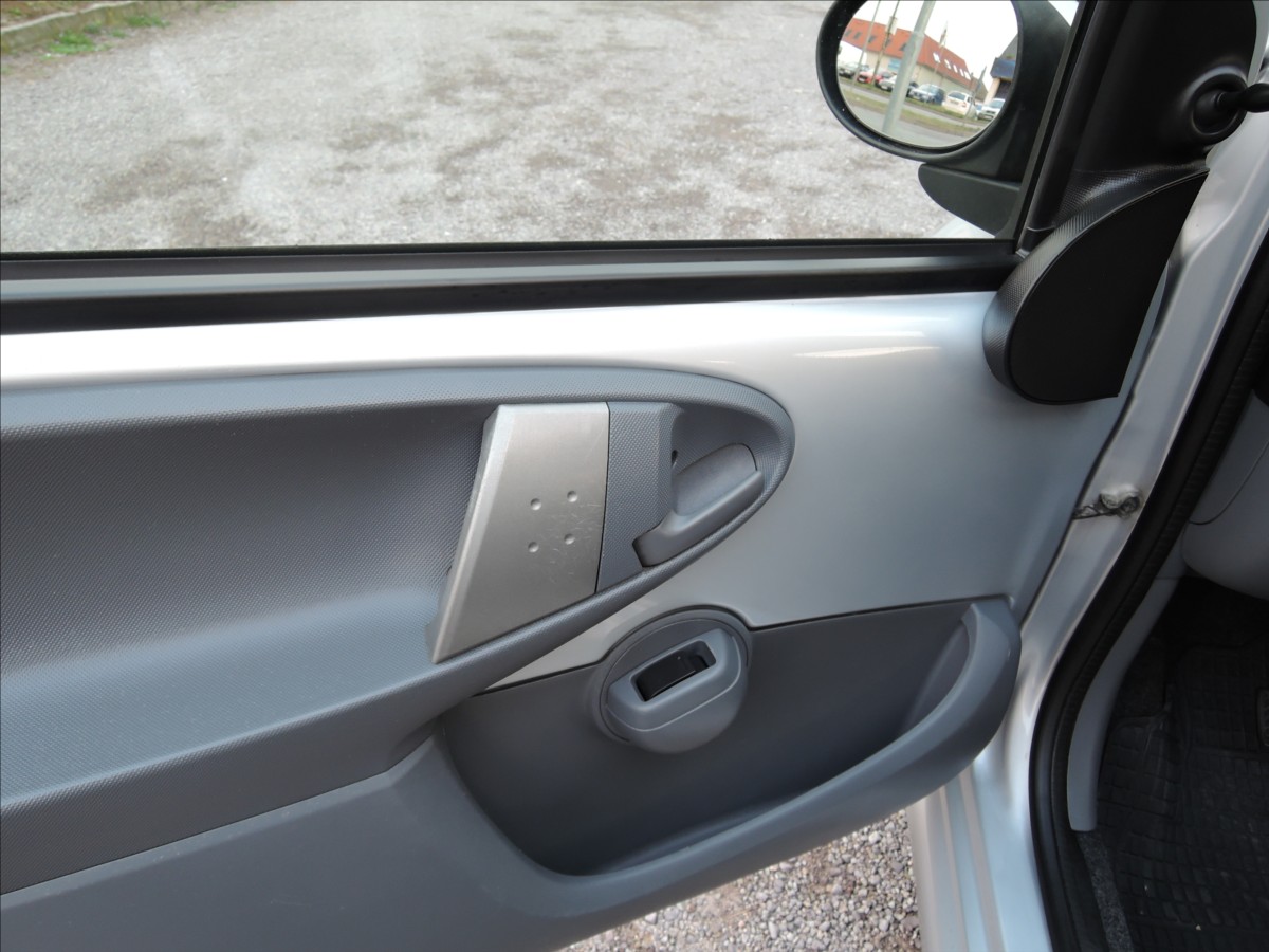 toyota-aygo-1-0-vvt-i-cool-servis - 8