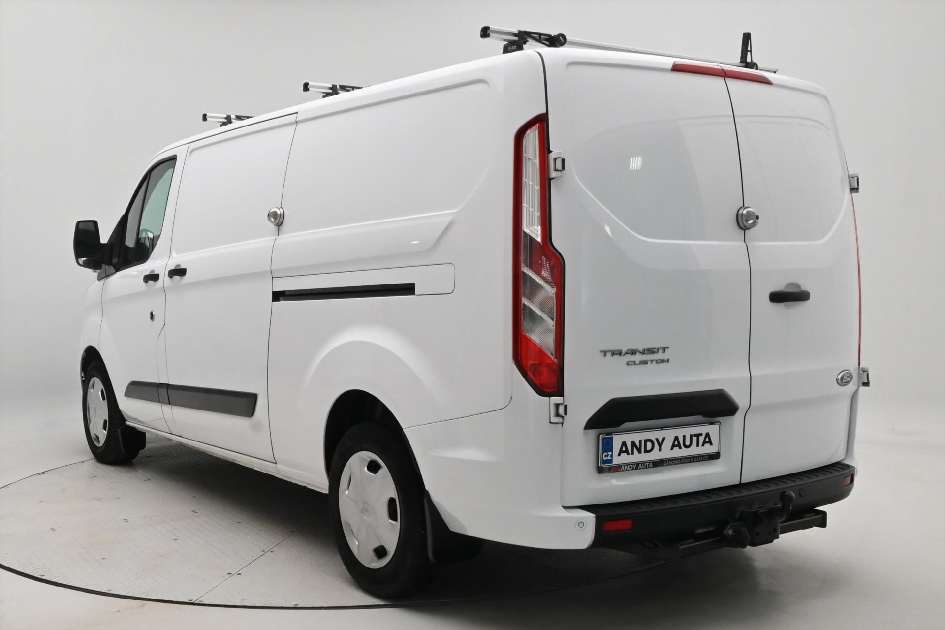 ford-transit-custom-2-0-ecoblue-96kw-l2h1-zaruka-az-5-let - 6