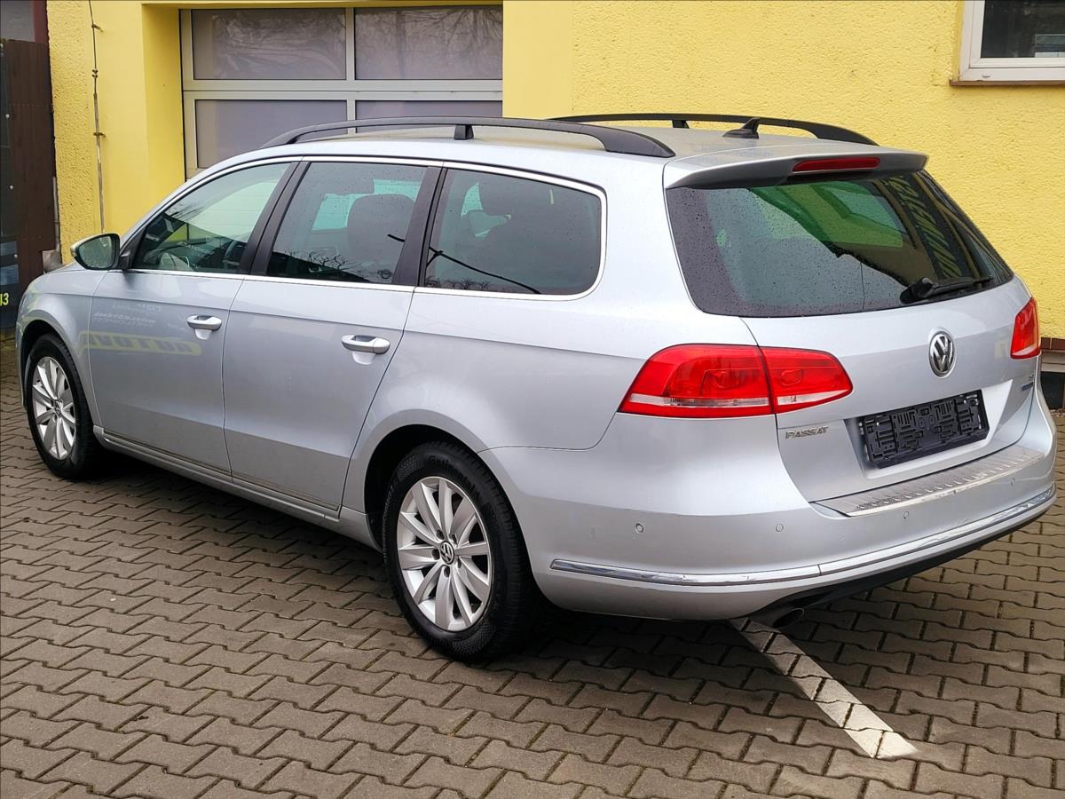 volkswagen-passat-1-4-serv-knizka-aut-parkovani - 8