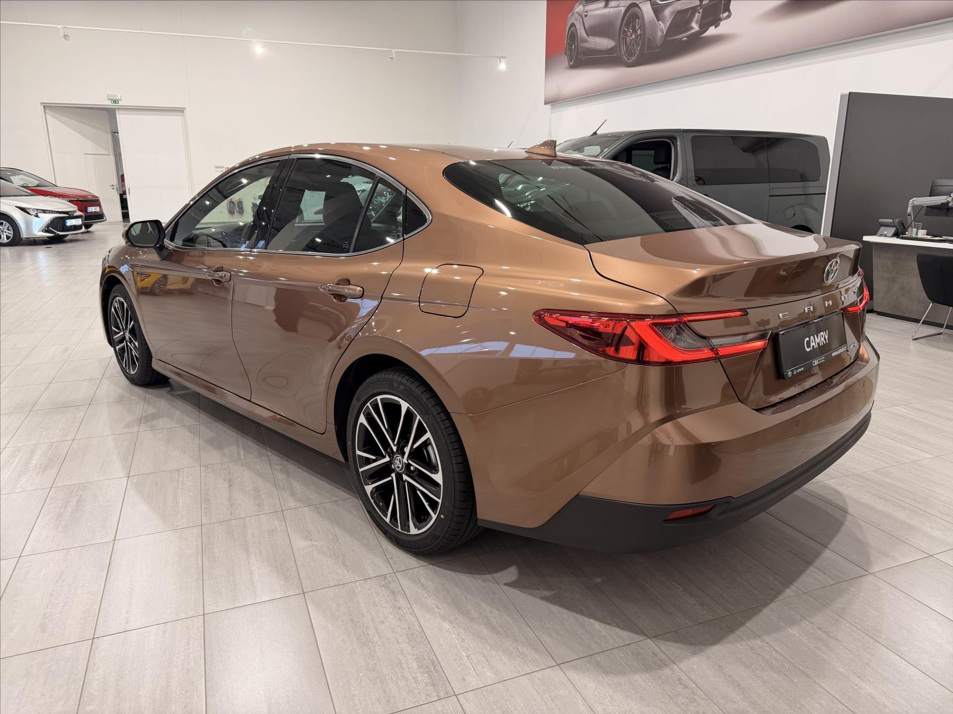toyota-camry-2-5-hybrid-230k-prestige - 2
